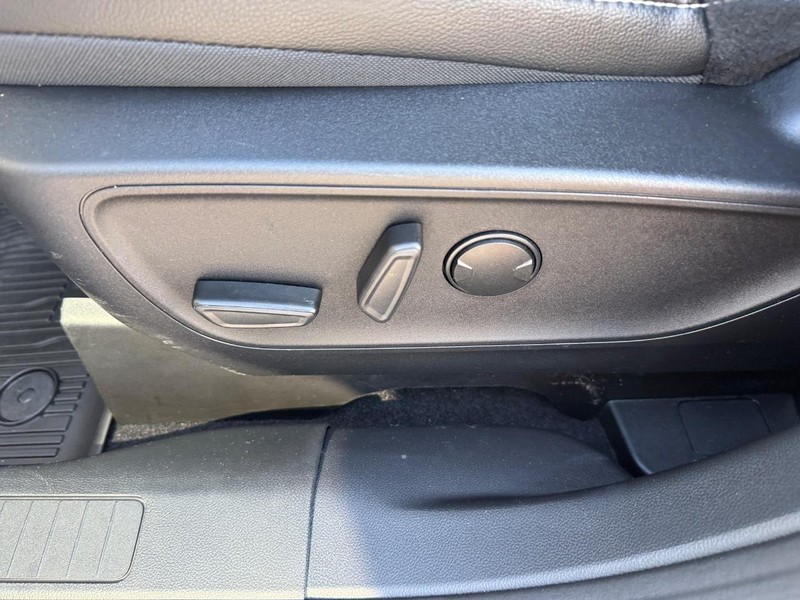 Ford Escape Vehicle Image 17