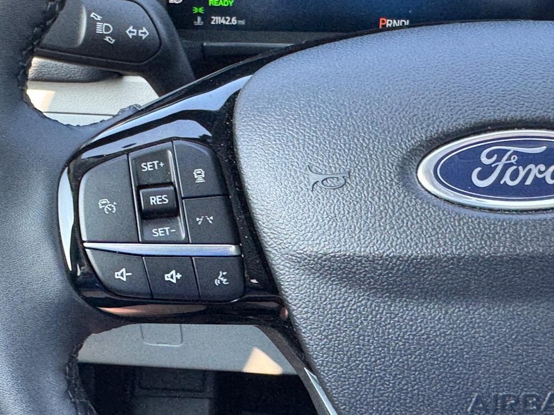 Ford Escape Vehicle Image 21