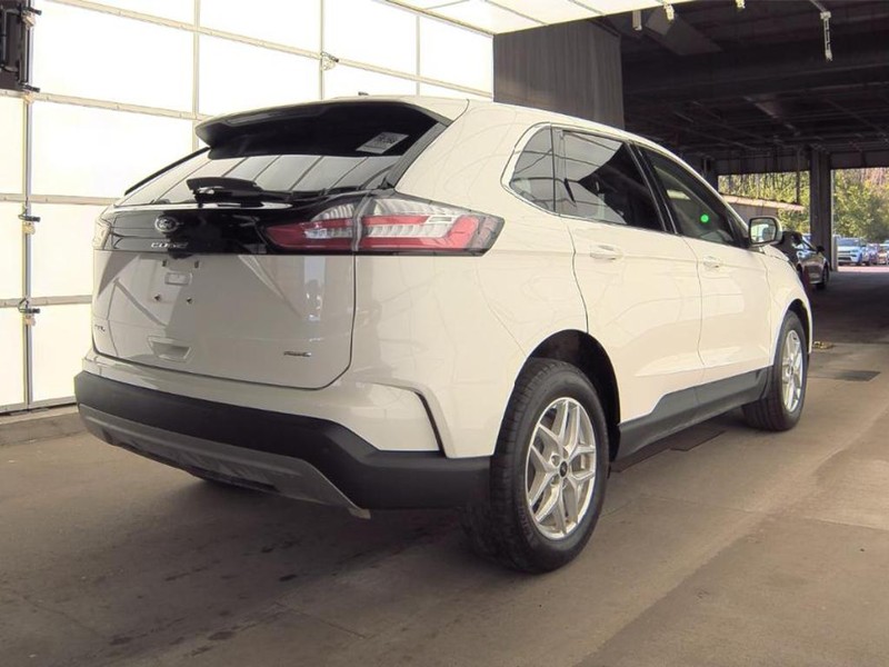 Ford Edge Vehicle Image 02