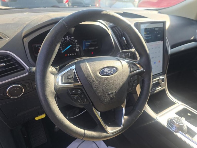 Ford Edge Vehicle Image 05
