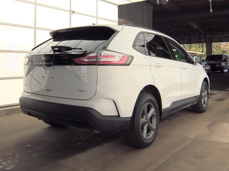 Ford Edge Vehicle Image 02