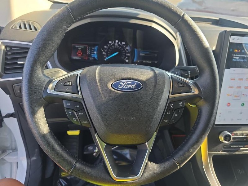 Ford Edge Vehicle Image 05