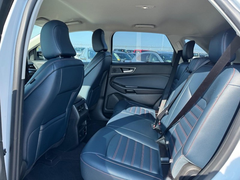Ford Edge Vehicle Image 12