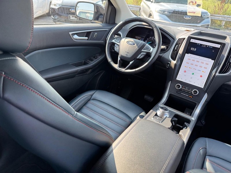 Ford Edge Vehicle Image 14
