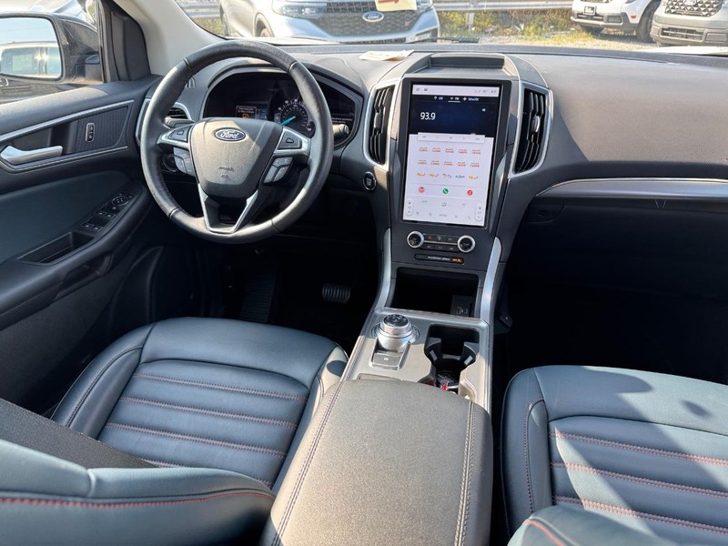 Ford Edge Vehicle Image 15