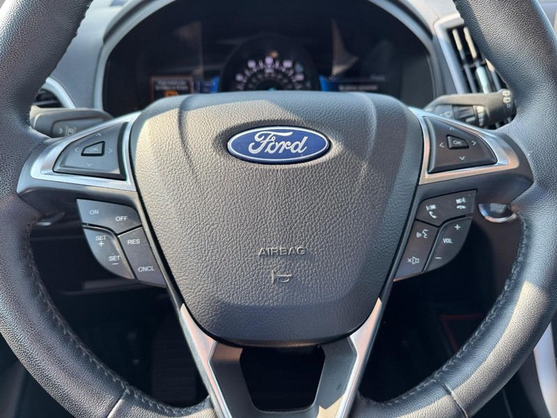 Ford Edge Vehicle Image 19