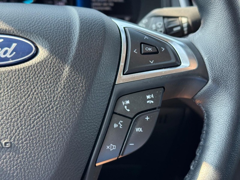 Ford Edge Vehicle Image 21