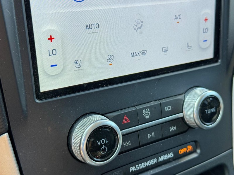 Ford Edge Vehicle Image 22