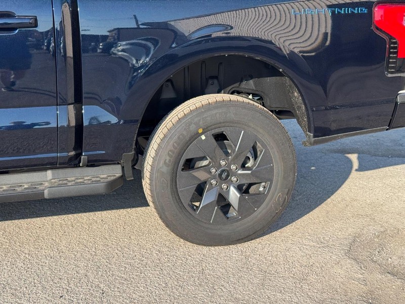 Ford F-150 Lightning Vehicle Image 11