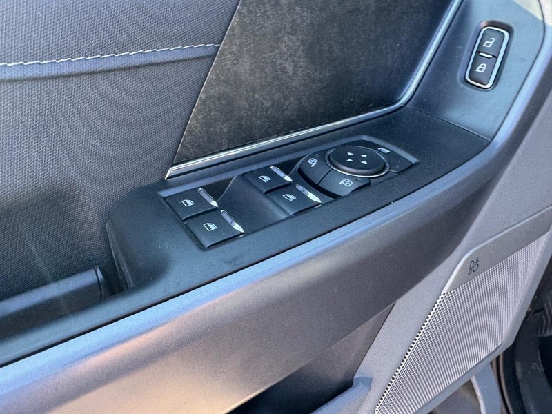 Ford F-150 Lightning Vehicle Image 19
