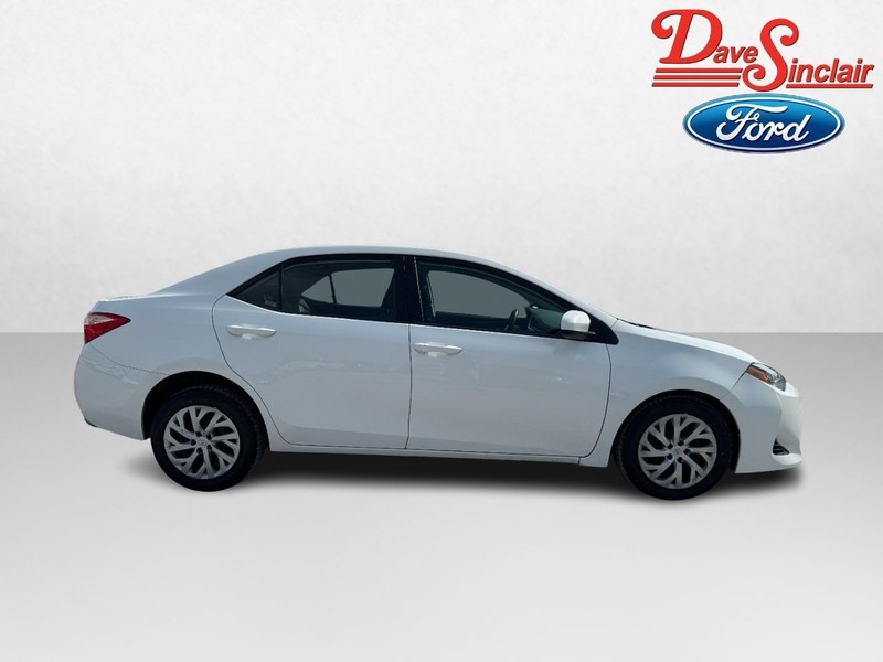 Toyota Corolla Vehicle Image 05