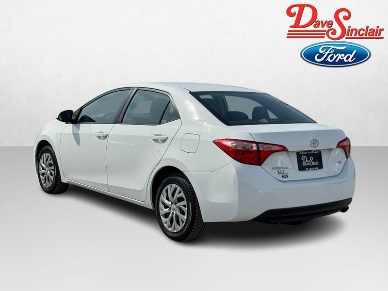 Toyota Corolla Vehicle Image 09