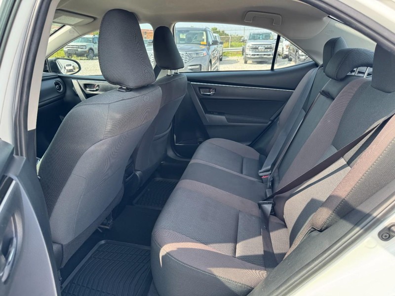 Toyota Corolla Vehicle Image 12