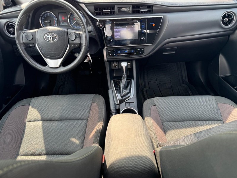Toyota Corolla Vehicle Image 15