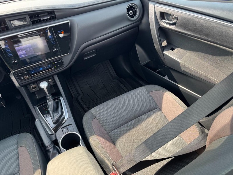 Toyota Corolla Vehicle Image 16