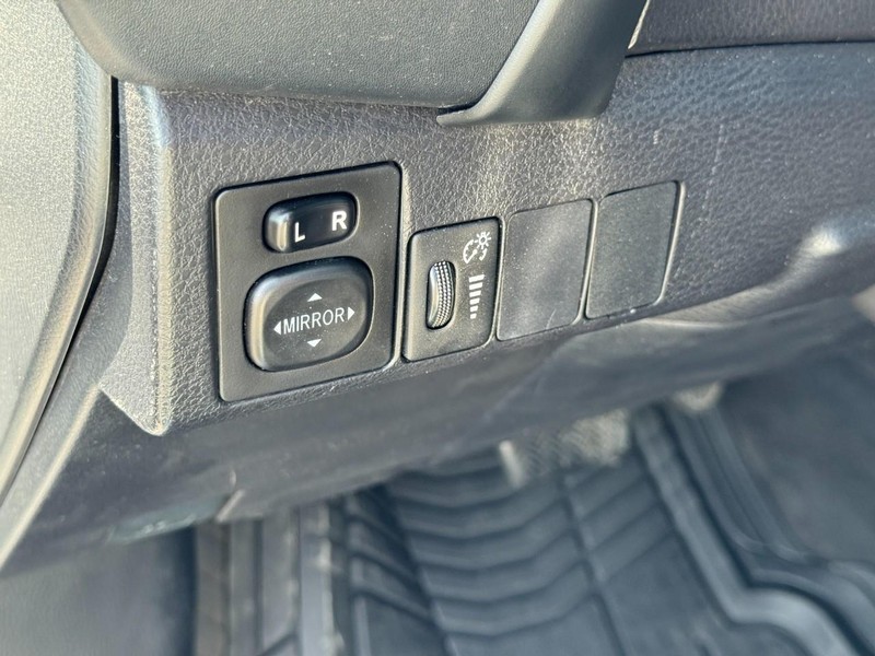 Toyota Corolla Vehicle Image 17