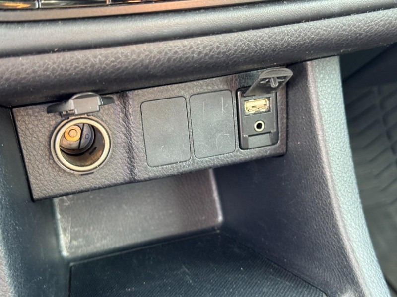 Toyota Corolla Vehicle Image 21