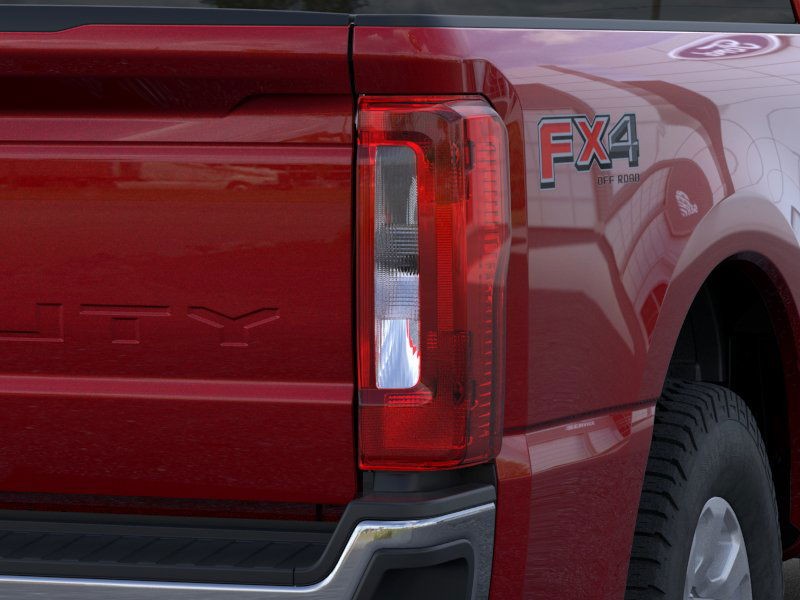 Ford Super Duty F-250 SRW Vehicle Image 23