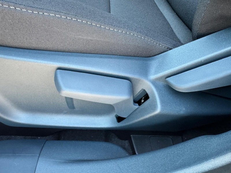 Ford Maverick Vehicle Image 18