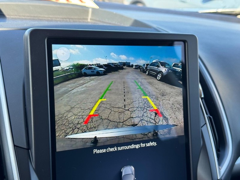 Ford Edge Vehicle Image 22