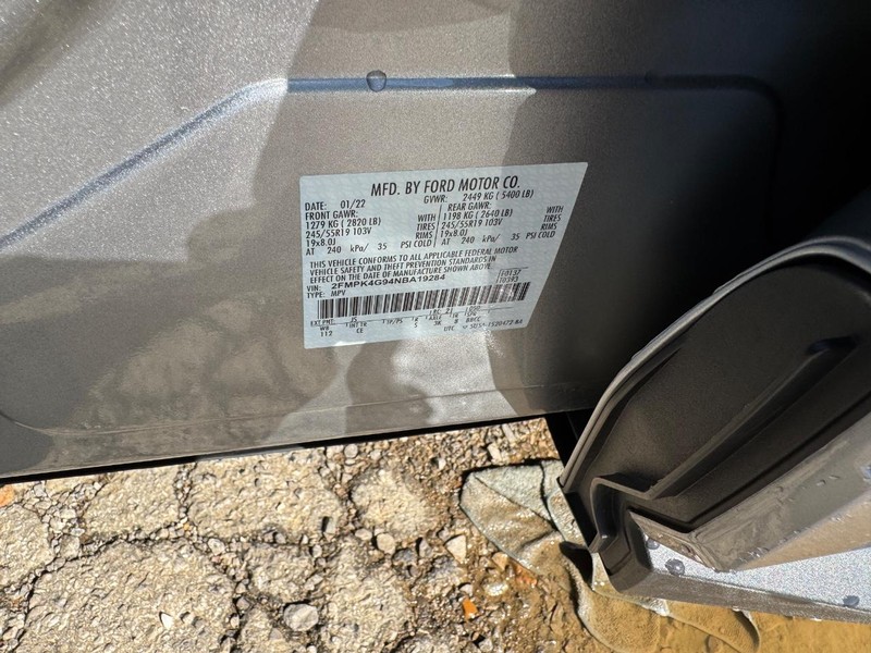 Ford Edge Vehicle Image 24