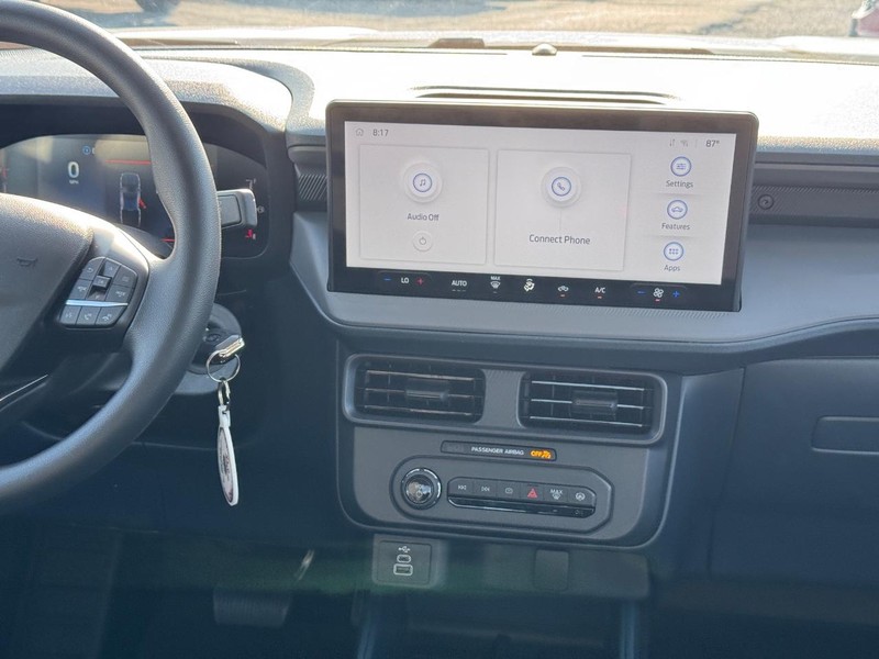 Ford Maverick Vehicle Image 16