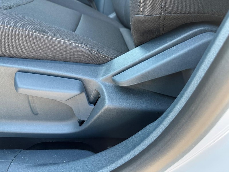 Ford Maverick Vehicle Image 18
