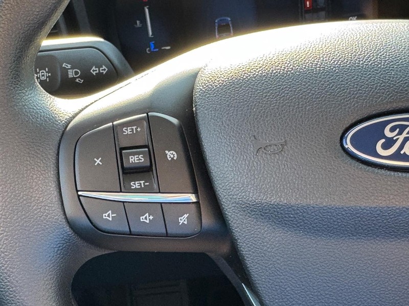 Ford Maverick Vehicle Image 21