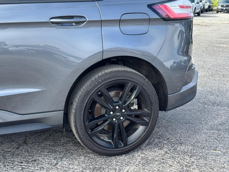 Ford Edge Vehicle Image 11