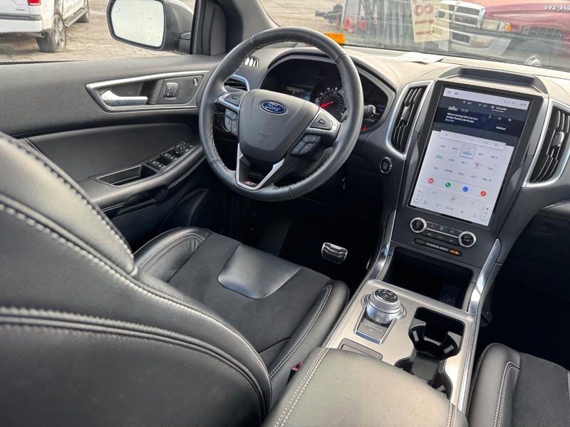 Ford Edge Vehicle Image 15