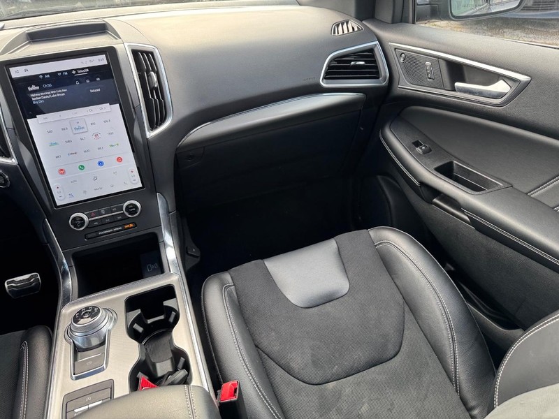 Ford Edge Vehicle Image 17