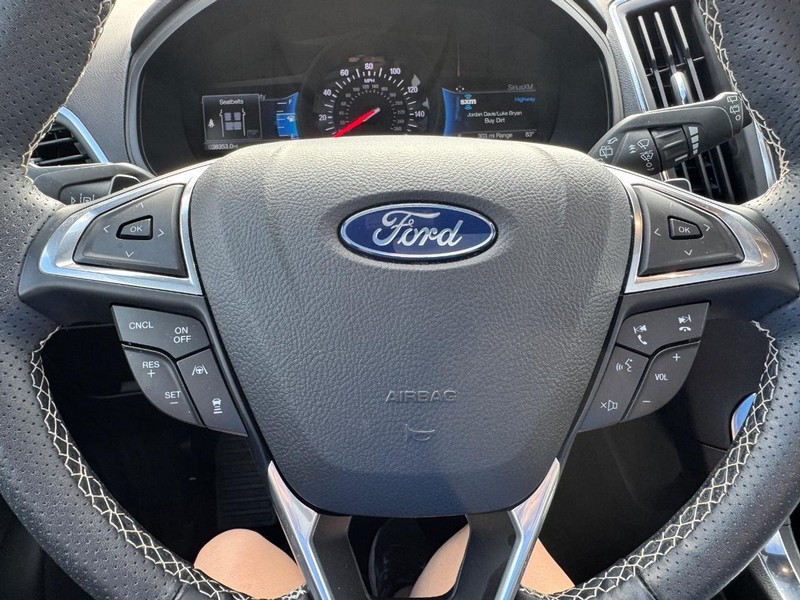 Ford Edge Vehicle Image 21