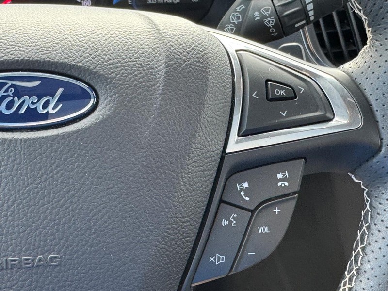 Ford Edge Vehicle Image 23