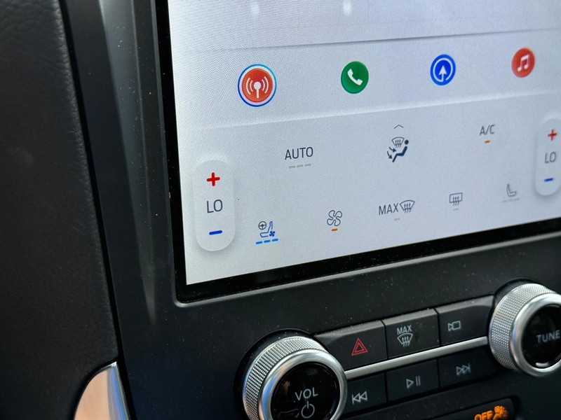 Ford Edge Vehicle Image 24