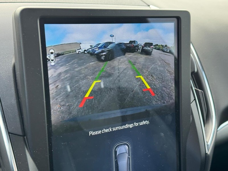 Ford Edge Vehicle Image 25