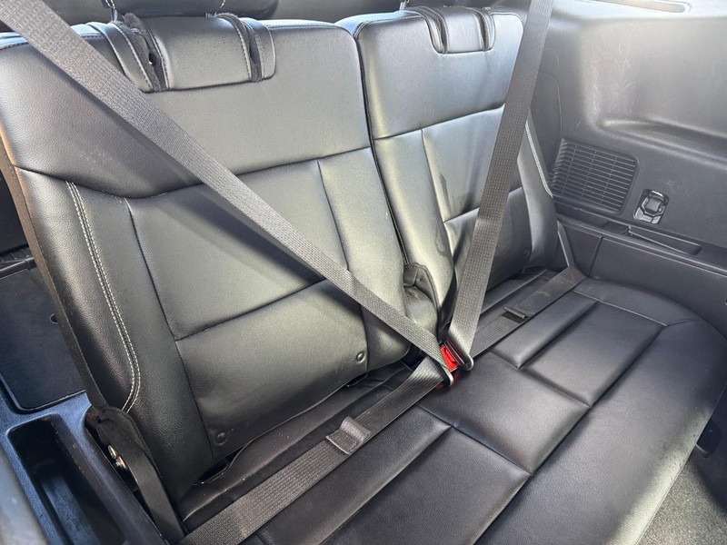 Ford Explorer Vehicle Image 14