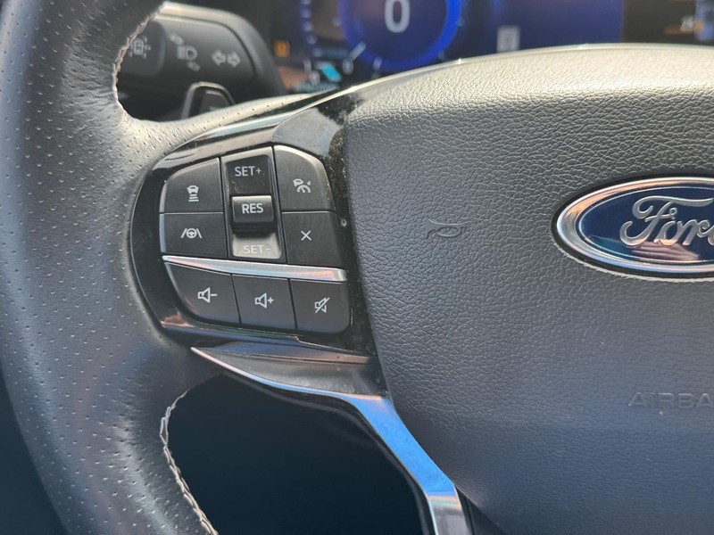 Ford Explorer Vehicle Image 22