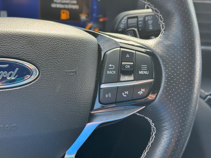 Ford Explorer Vehicle Image 23