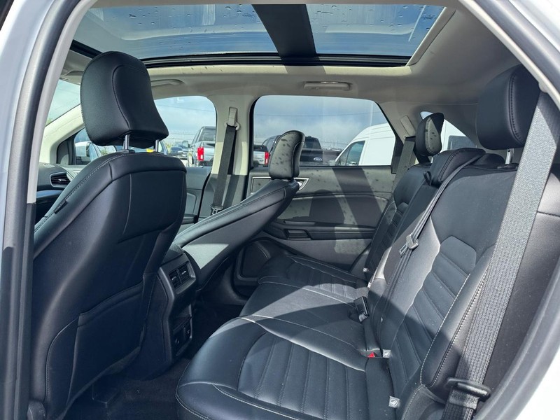 Ford Edge Vehicle Image 12