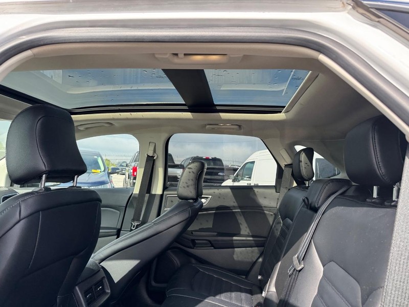 Ford Edge Vehicle Image 13