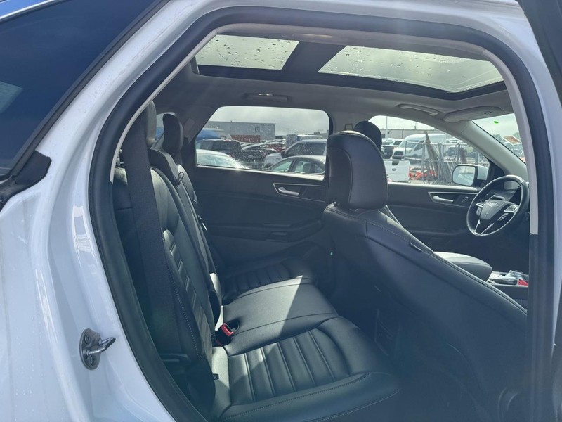 Ford Edge Vehicle Image 14
