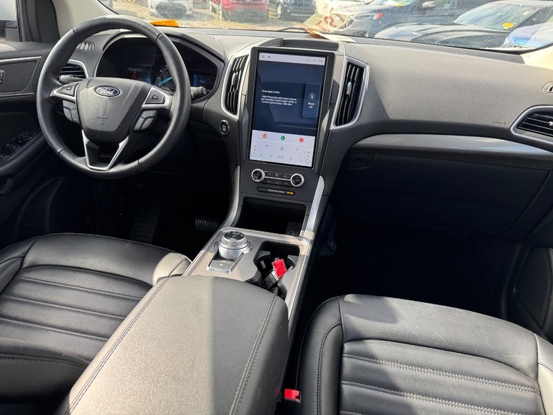 Ford Edge Vehicle Image 16