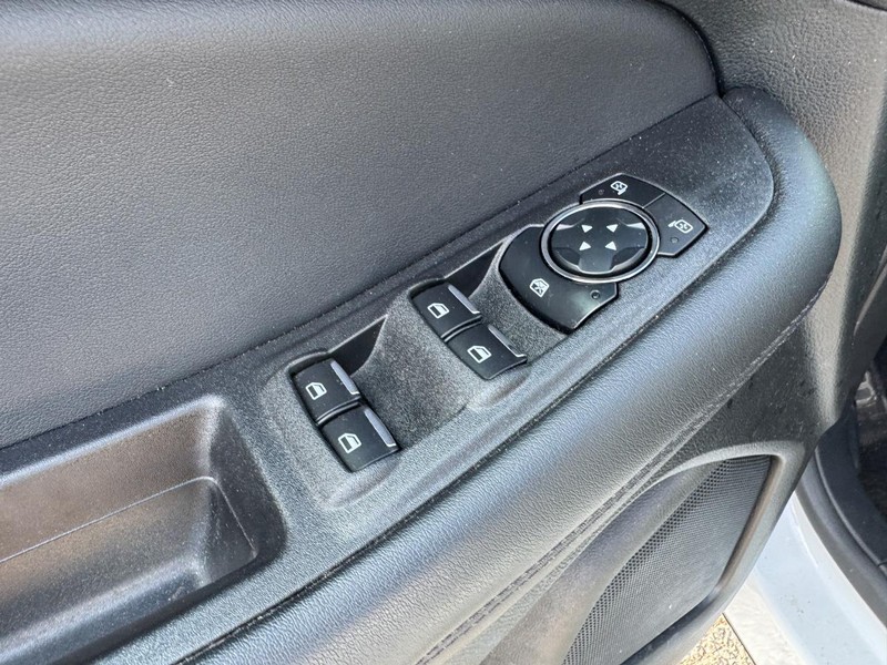 Ford Edge Vehicle Image 19
