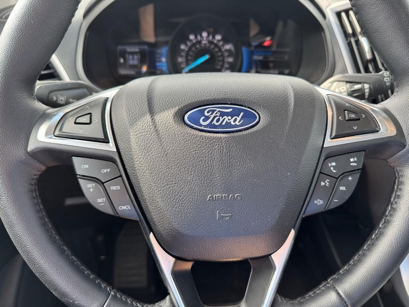 Ford Edge Vehicle Image 20