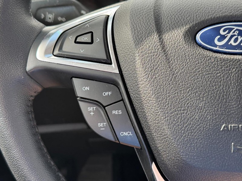 Ford Edge Vehicle Image 21