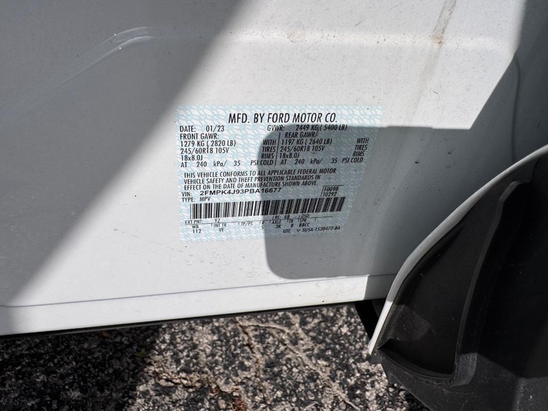 Ford Edge Vehicle Image 26