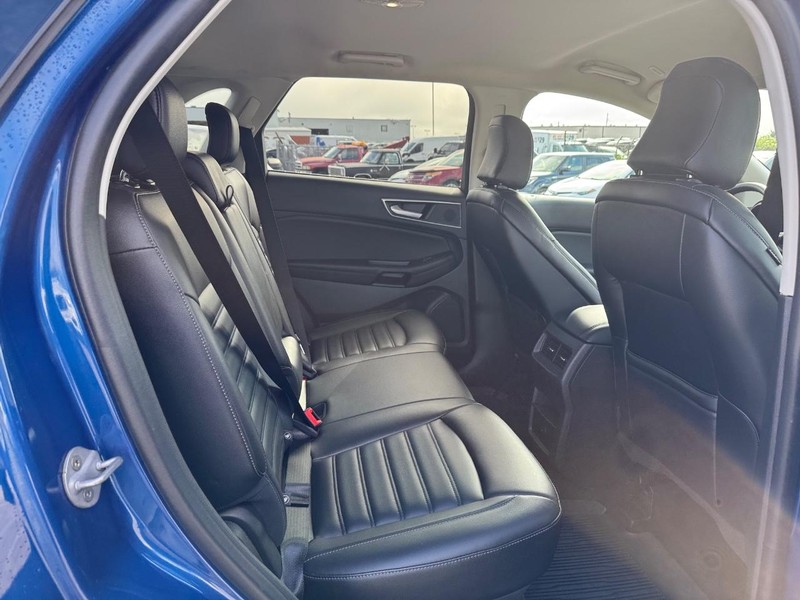 Ford Edge Vehicle Image 13