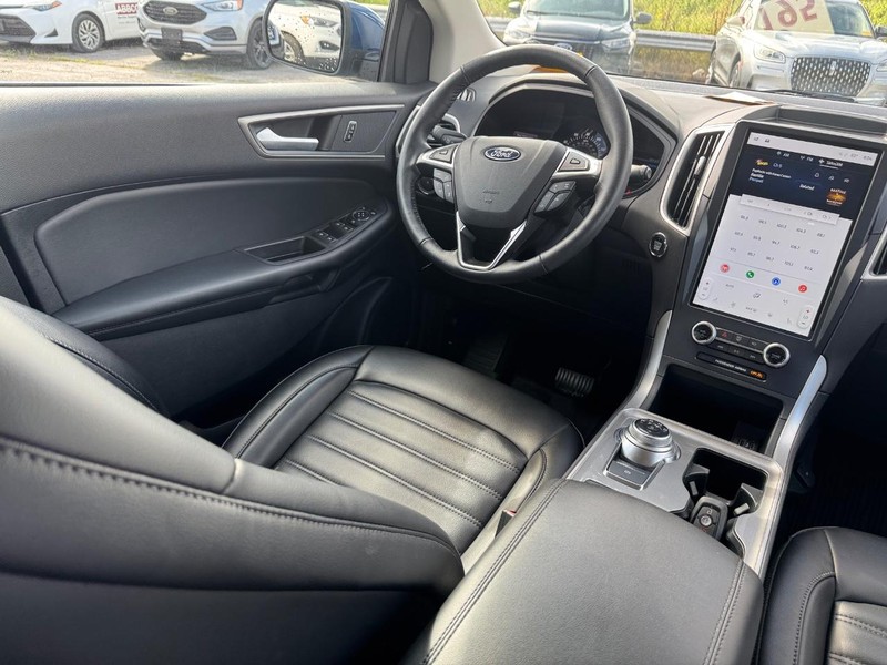 Ford Edge Vehicle Image 14