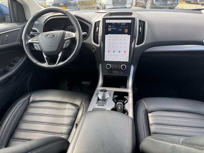 Ford Edge Vehicle Image 15