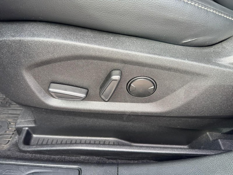 Ford Edge Vehicle Image 17